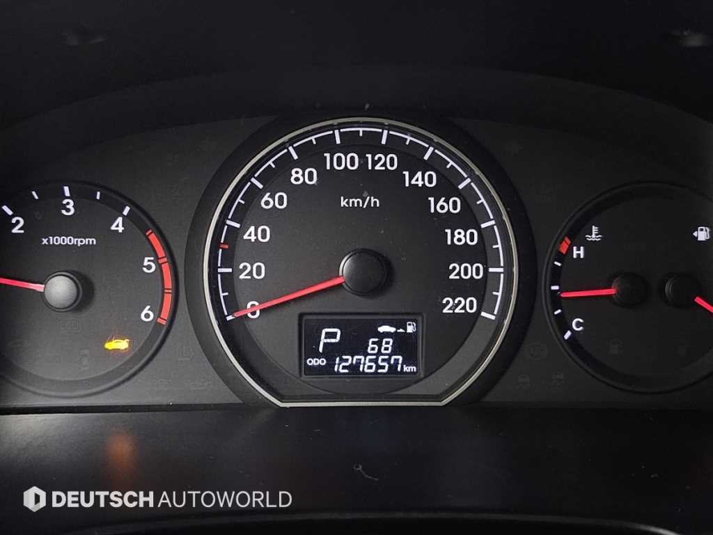 Hyundai Starex — photo 08