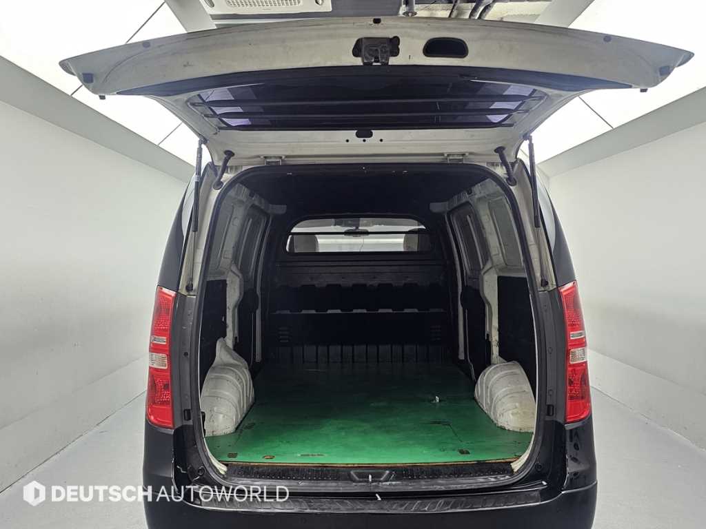 Hyundai Starex — photo 19