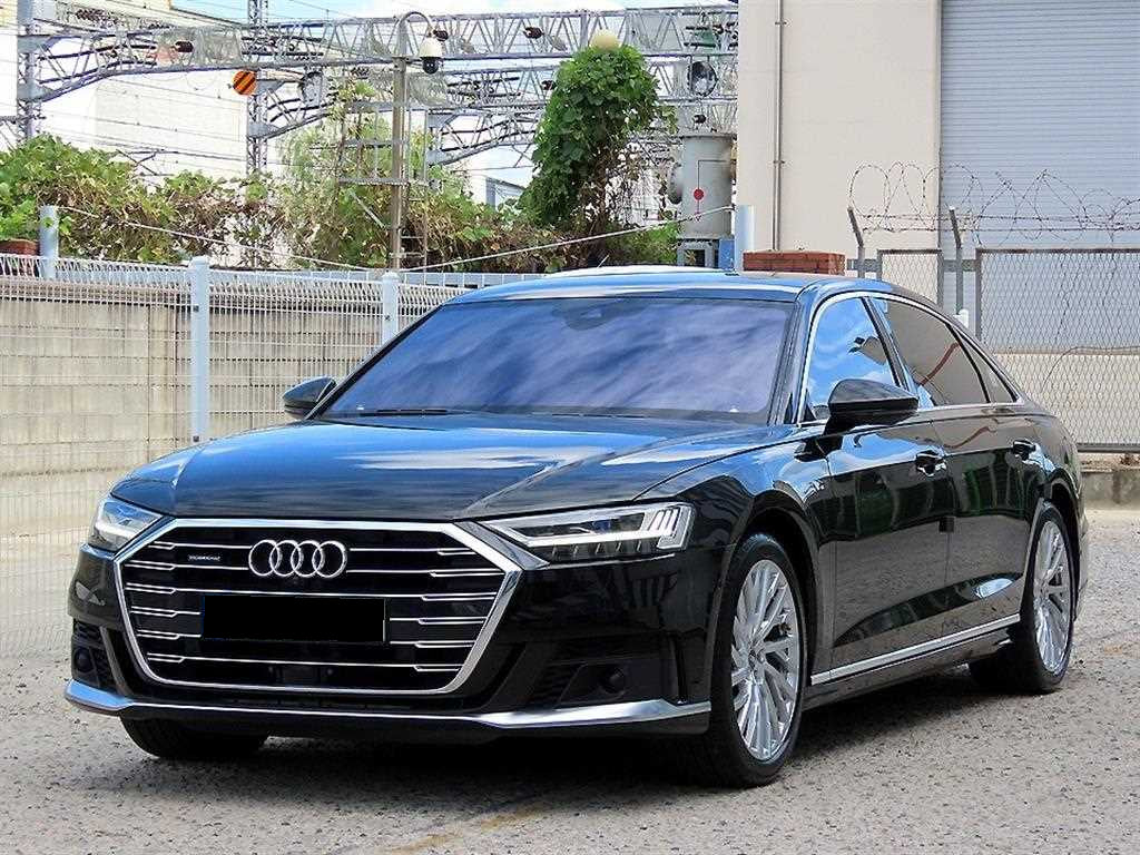 Audi A8 — photo 02