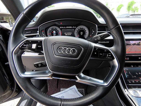 Audi A8 — photo 08