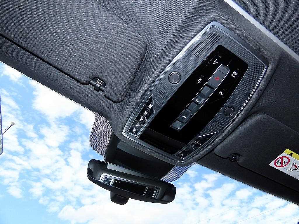 Audi A8 — photo 14
