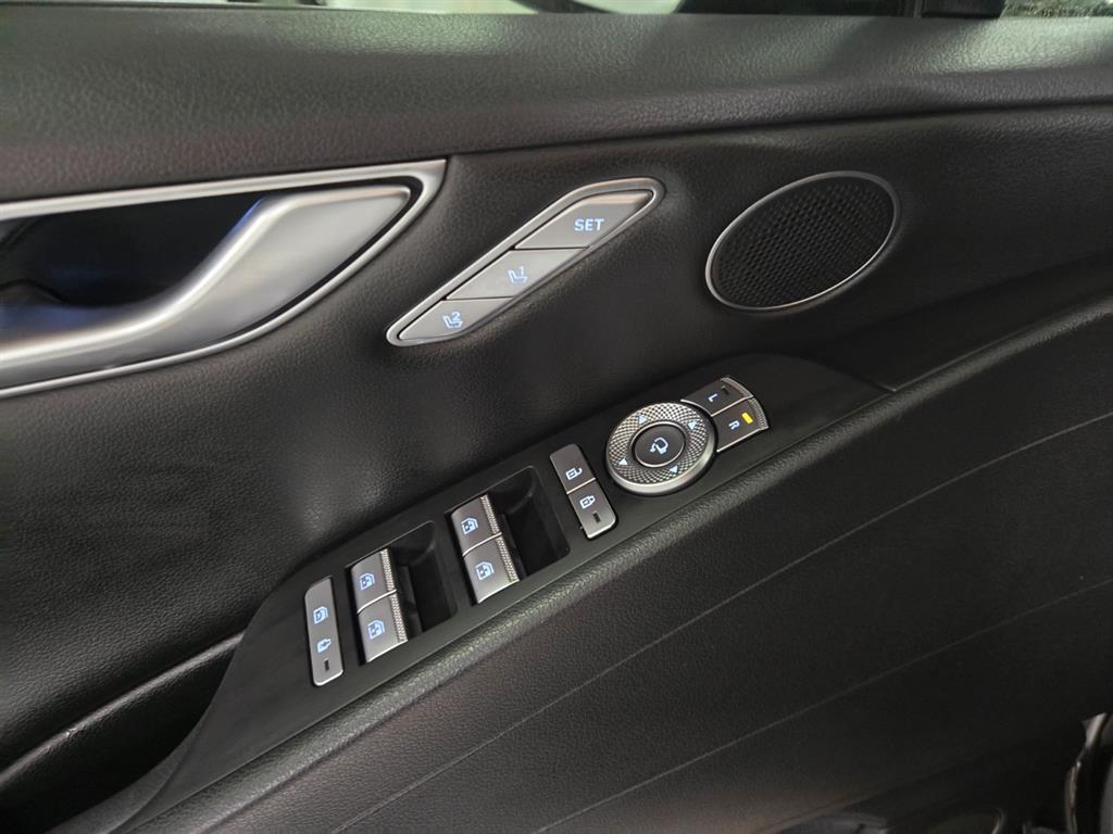Genesis G80 — photo 16