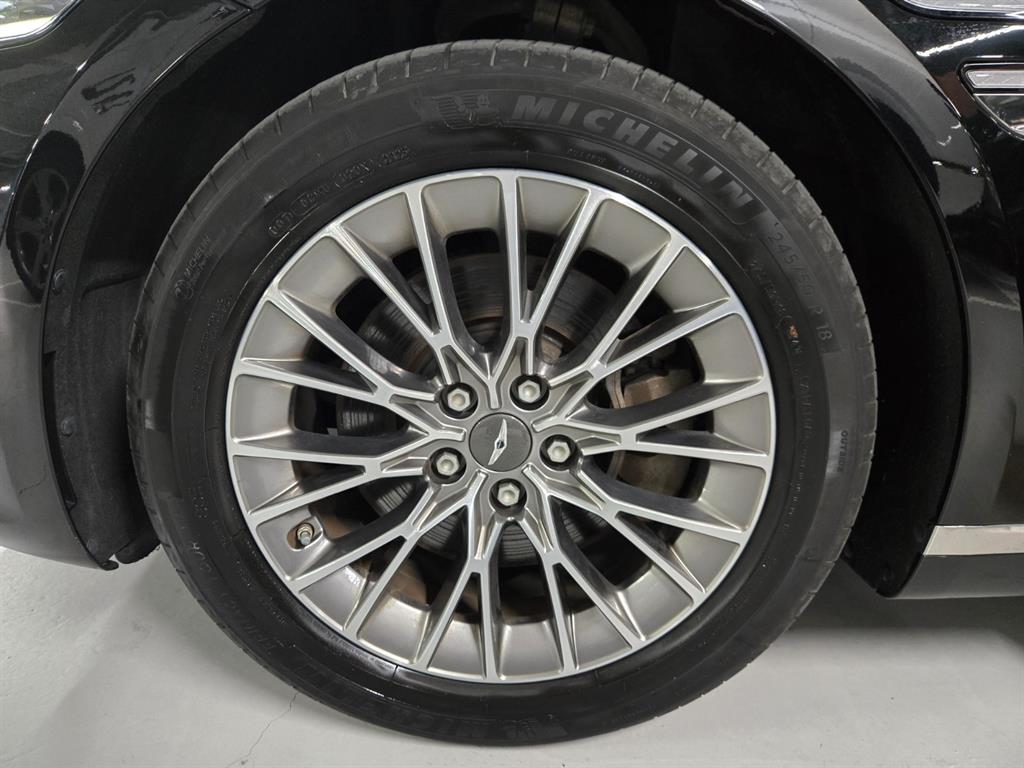 Genesis G80 — photo 19
