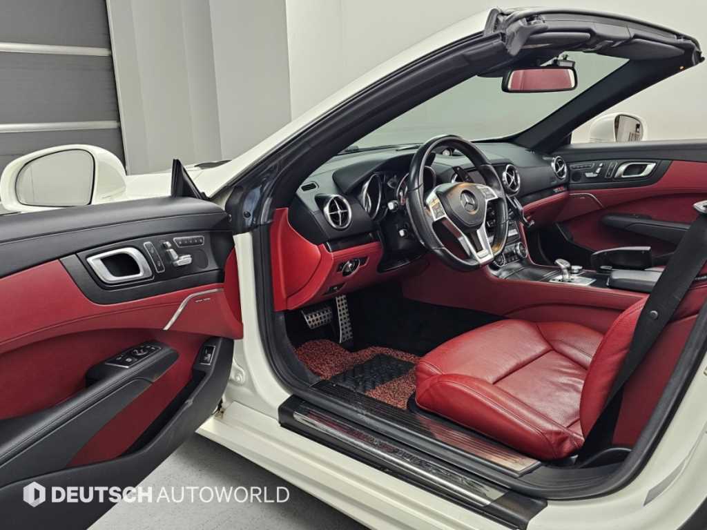 Mercedes-Benz SL-Class — photo 11