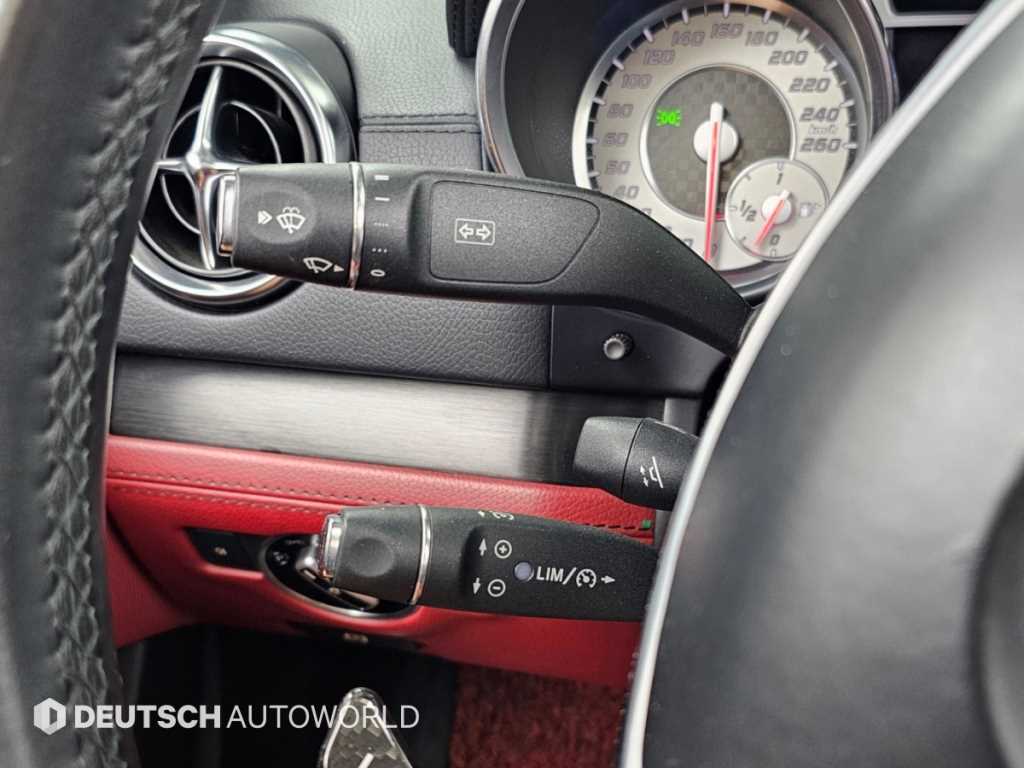 Mercedes-Benz SL-Class — photo 12