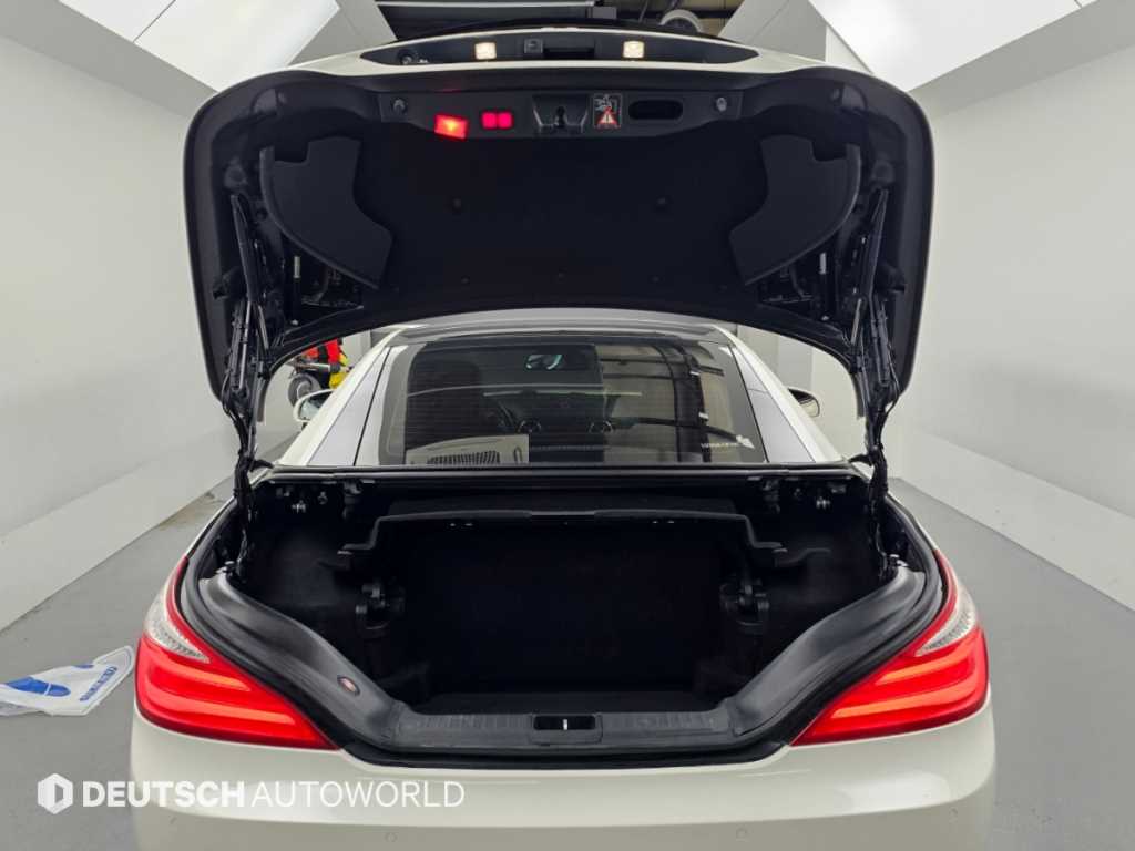 Mercedes-Benz SL-Class — photo 18