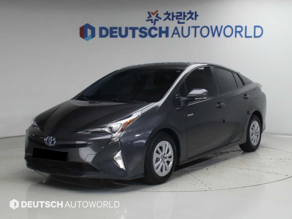 Toyota Prius — photo 01