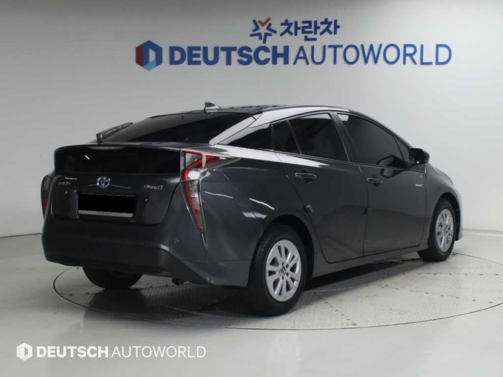 Toyota Prius — photo 02