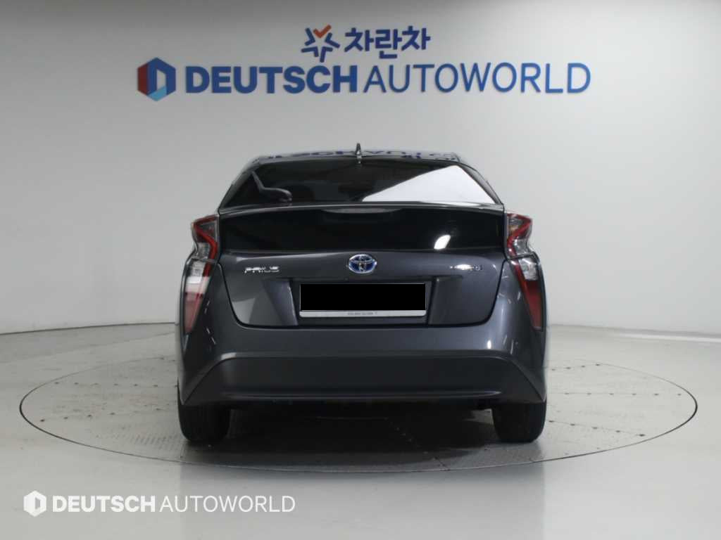 Toyota Prius — photo 04