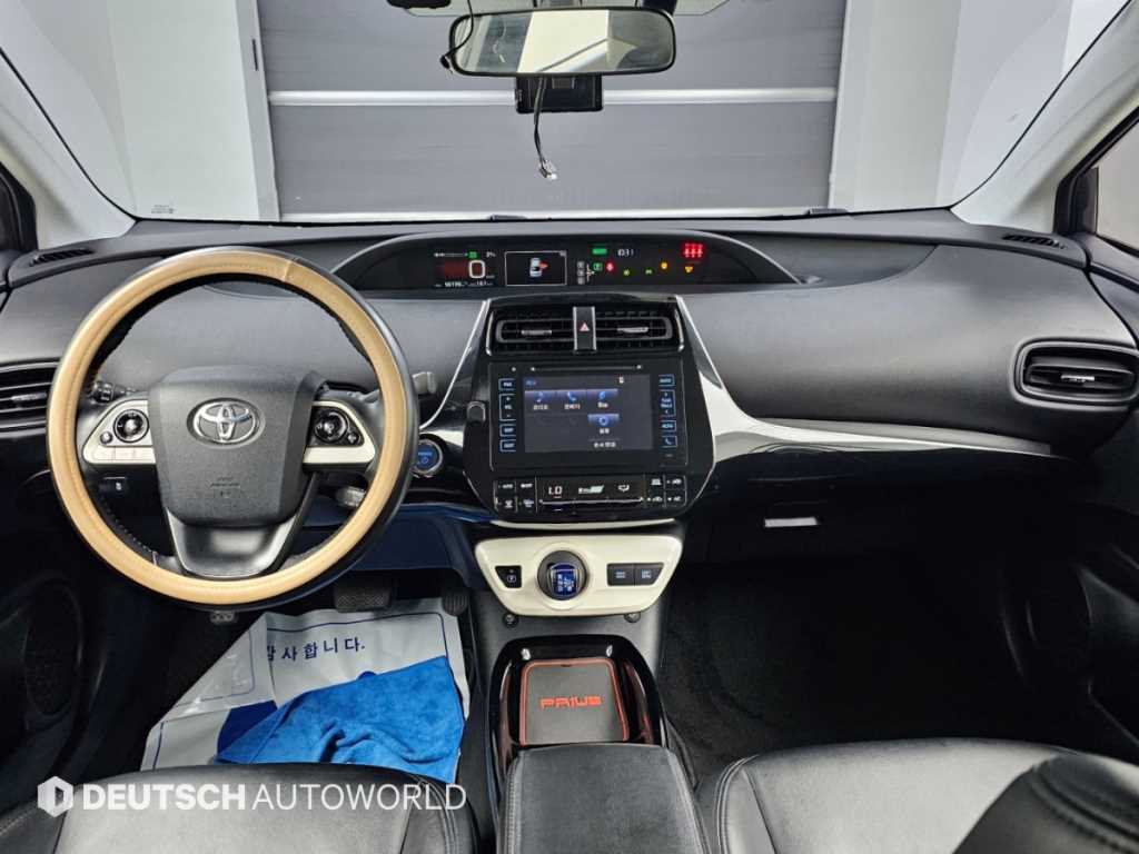 Toyota Prius — photo 07