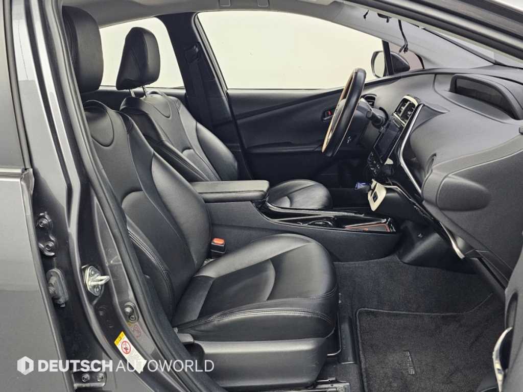 Toyota Prius — photo 10