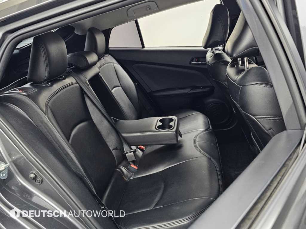 Toyota Prius — photo 12