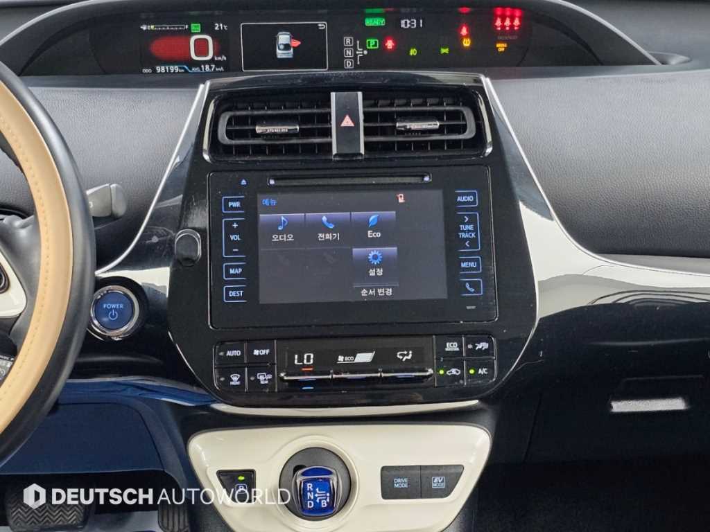 Toyota Prius — photo 14