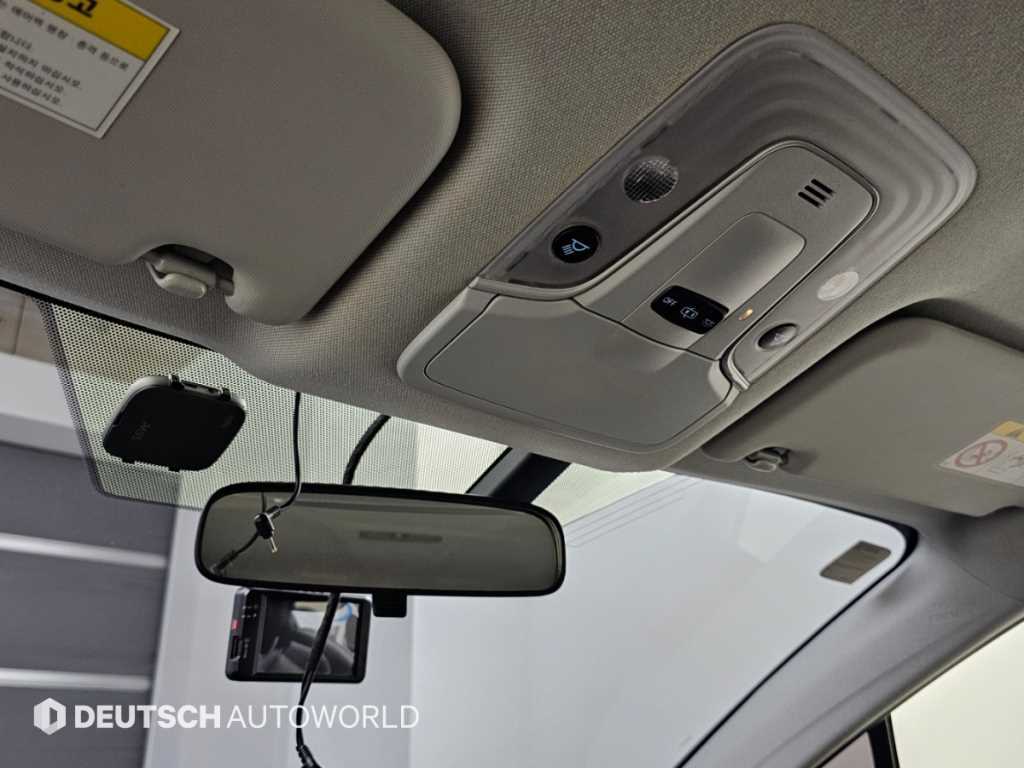 Toyota Prius — photo 18
