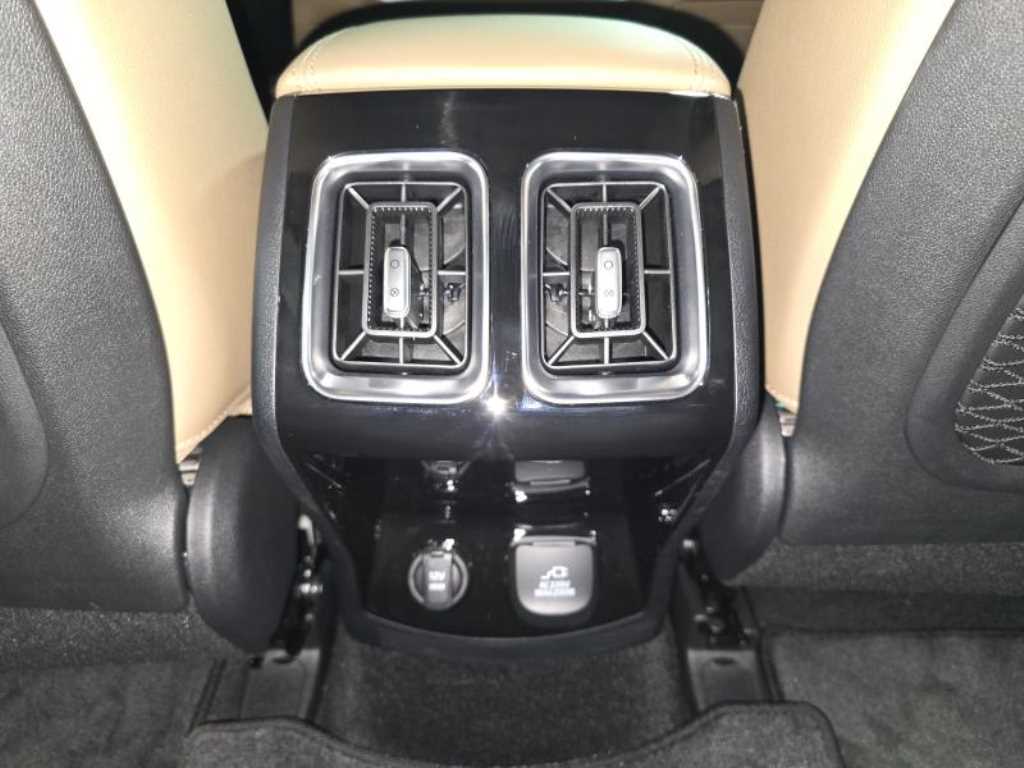 Kia Sorento — photo 11