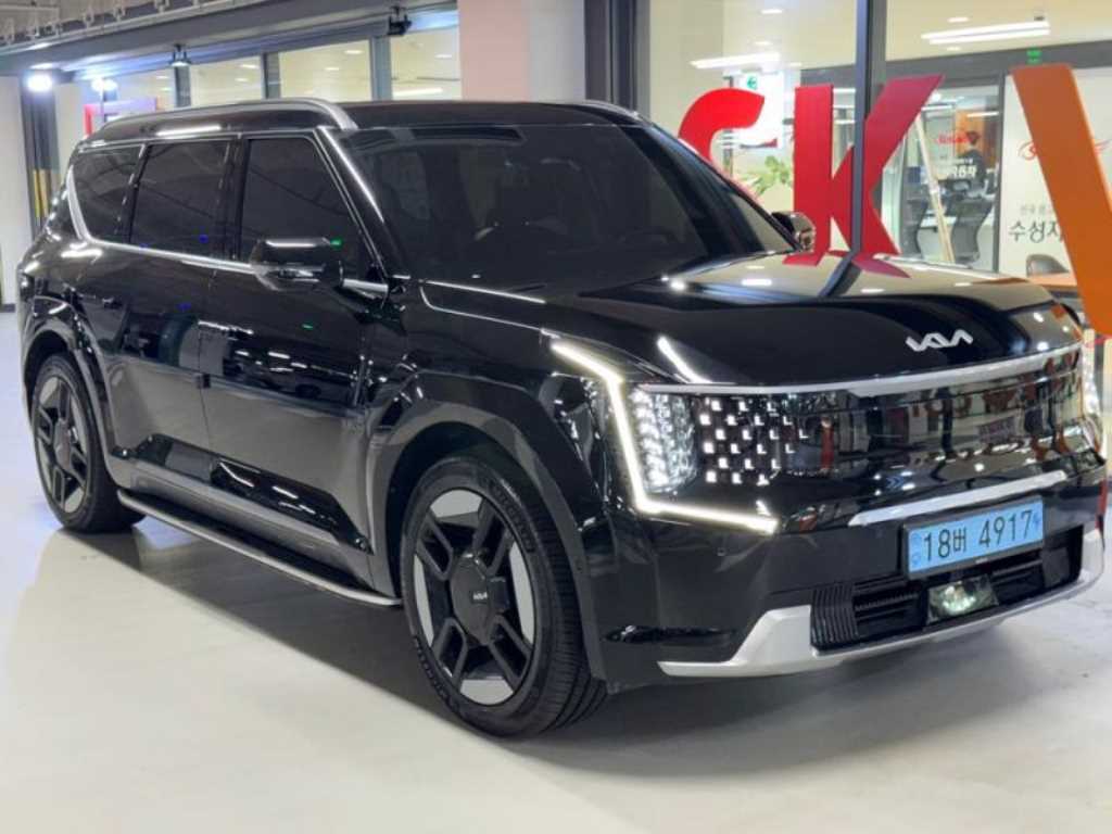 Kia EV9 — photo 01