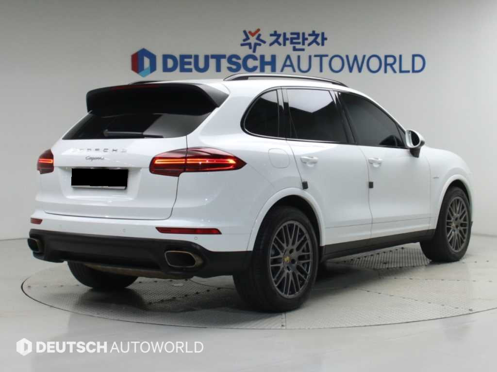 Porsche Cayenne — photo 03