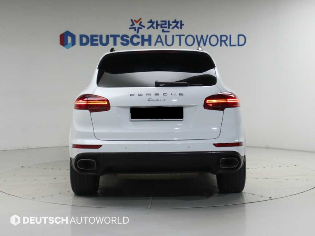 Porsche Cayenne — photo 04
