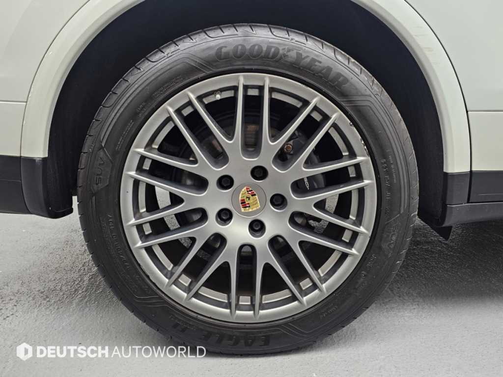 Porsche Cayenne — photo 05