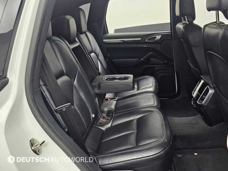 Porsche Cayenne — photo 12