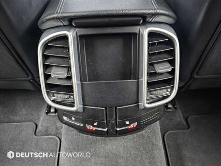 Porsche Cayenne — photo 16