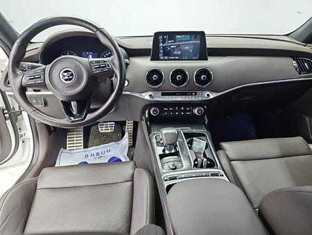 Kia Stinger — photo 01