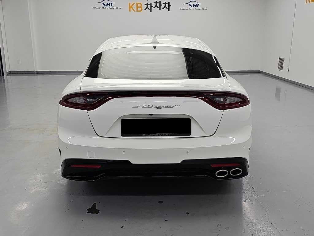 Kia Stinger — photo 04