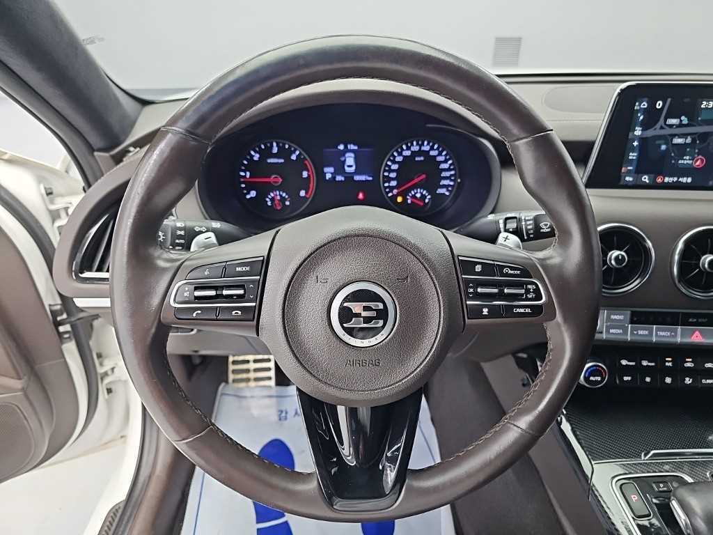 Kia Stinger — photo 09