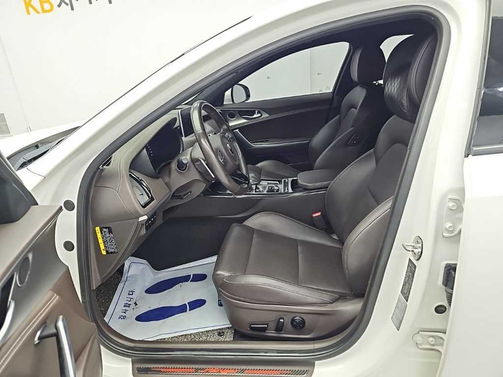 Kia Stinger — photo 11