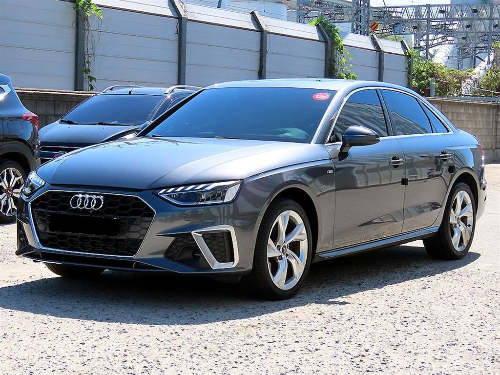 Audi A4 — photo 02
