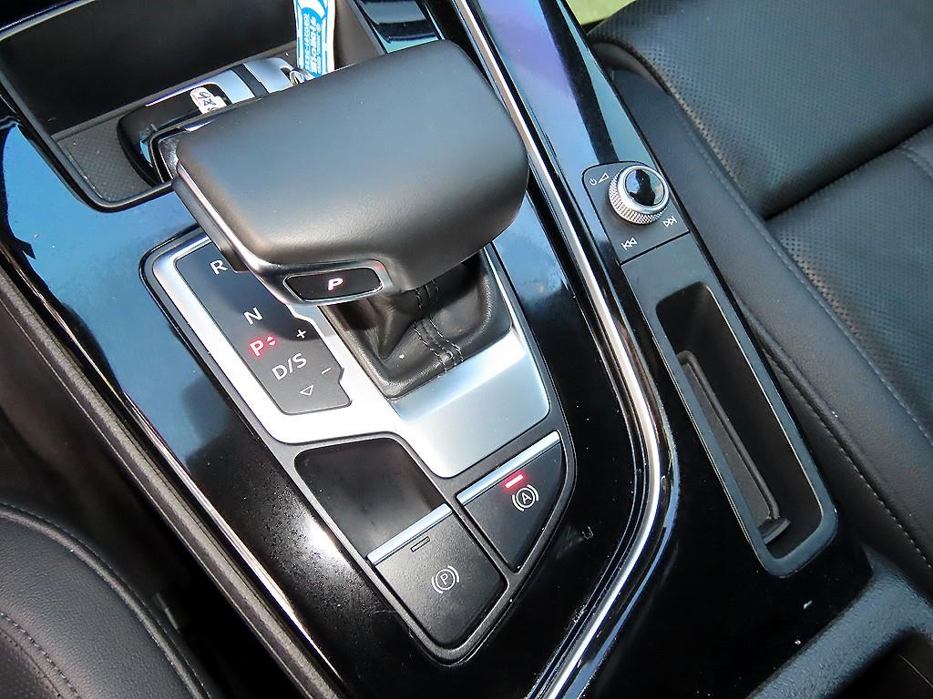 Audi A4 — photo 11