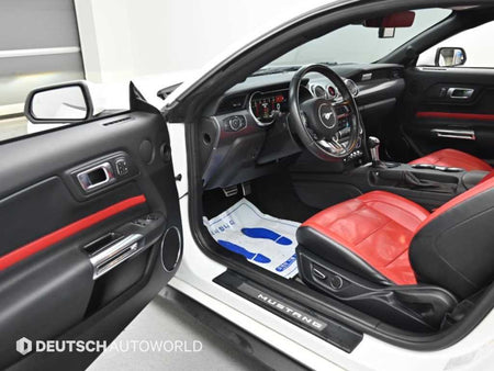 Ford Mustang — photo 11