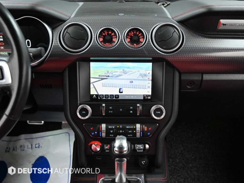 Ford Mustang — photo 14