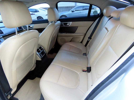 Jaguar XF — photo 06