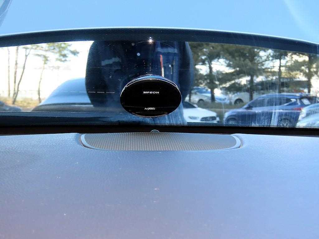 Jaguar XF — photo 14