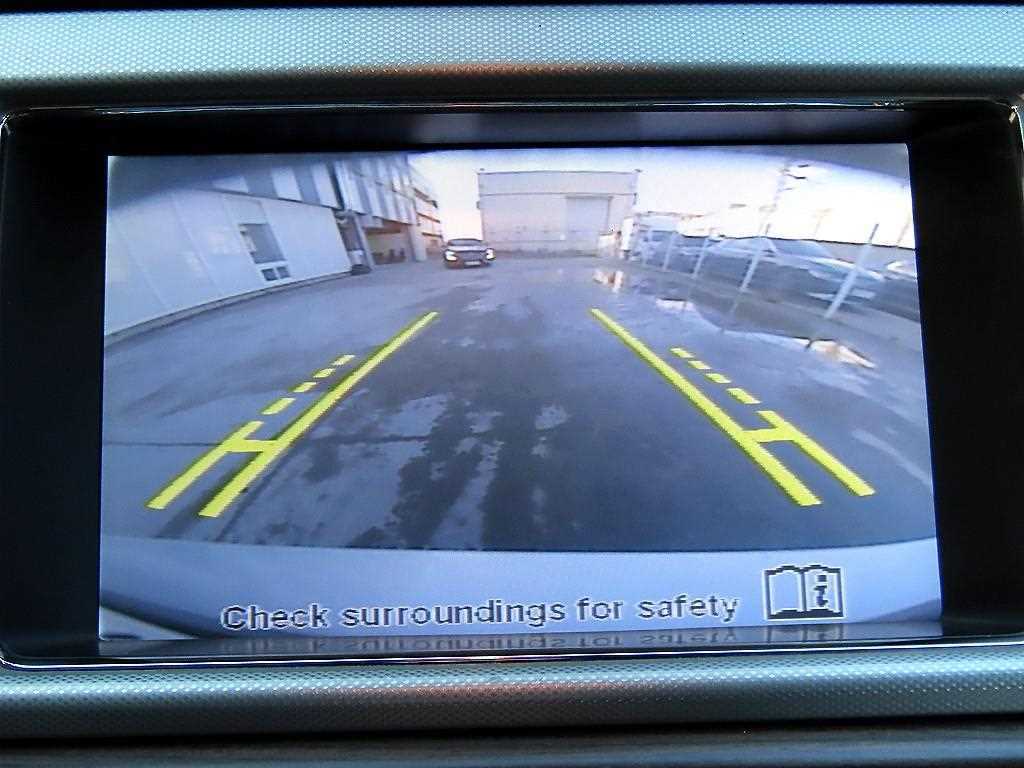 Jaguar XF — photo 15