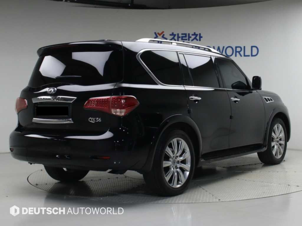 Infiniti QX — photo 02