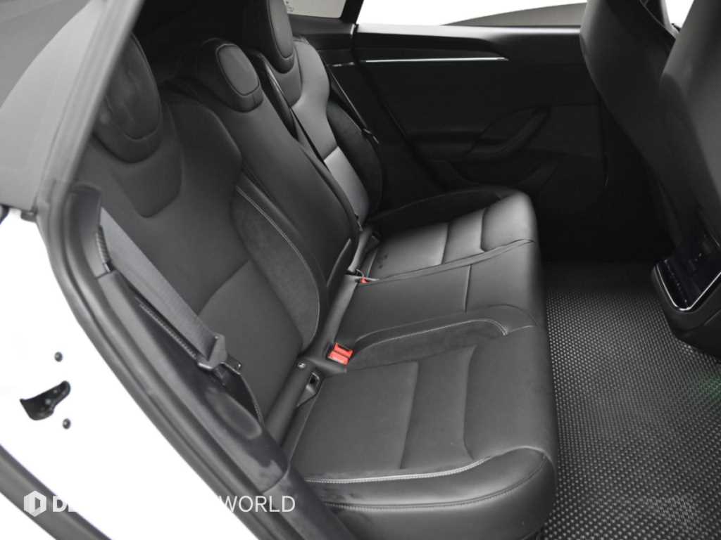Tesla Model S — photo 12