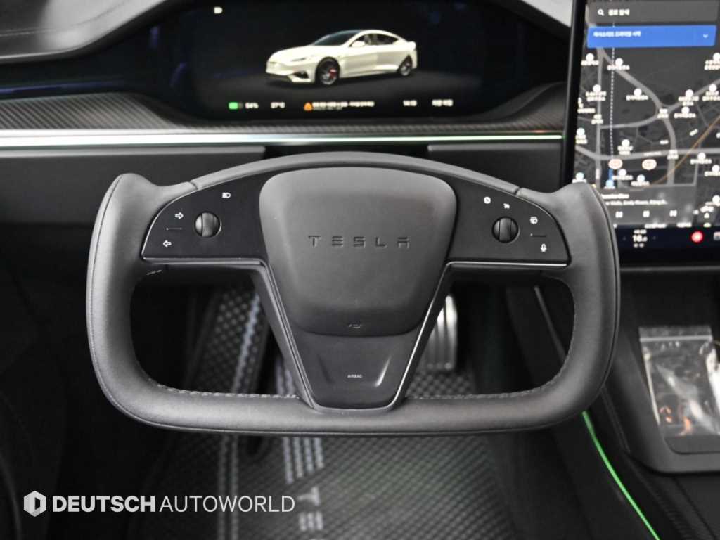 Tesla Model S — photo 13