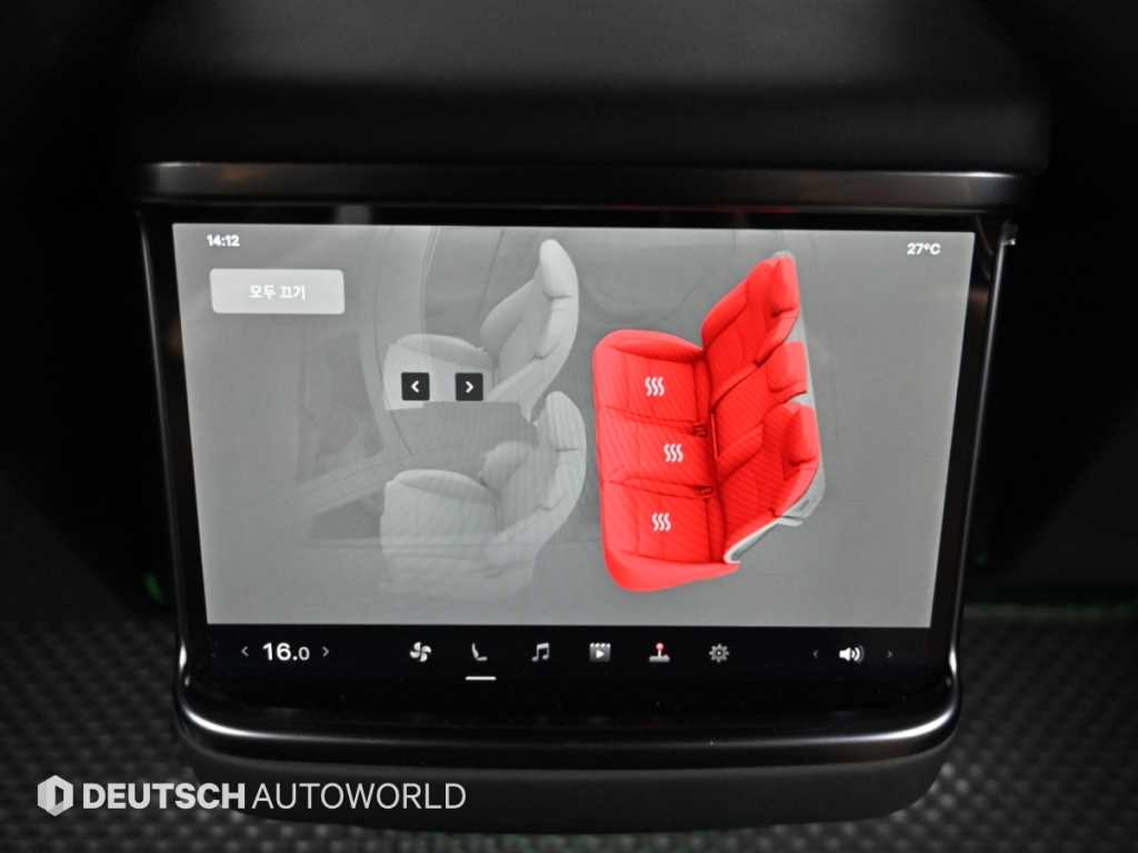 Tesla Model S — photo 16