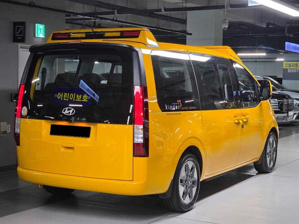 Hyundai Staria — photo 04