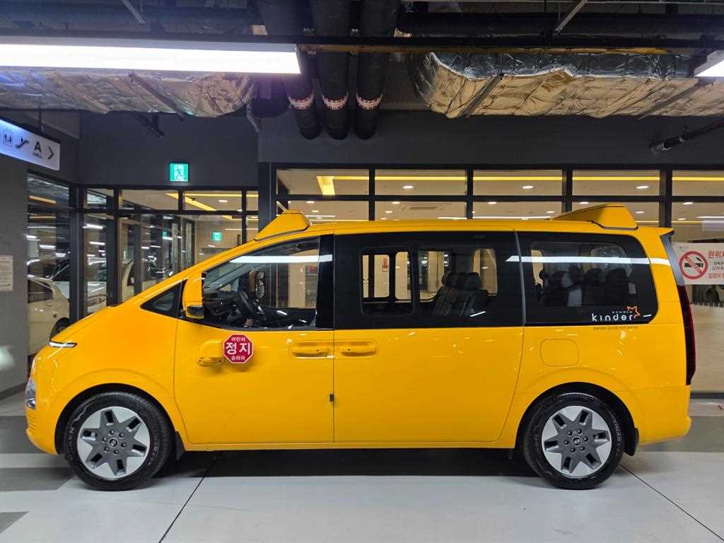 Hyundai Staria — photo 05