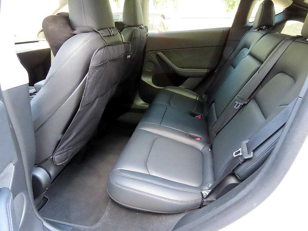 Tesla Model Y — photo 06