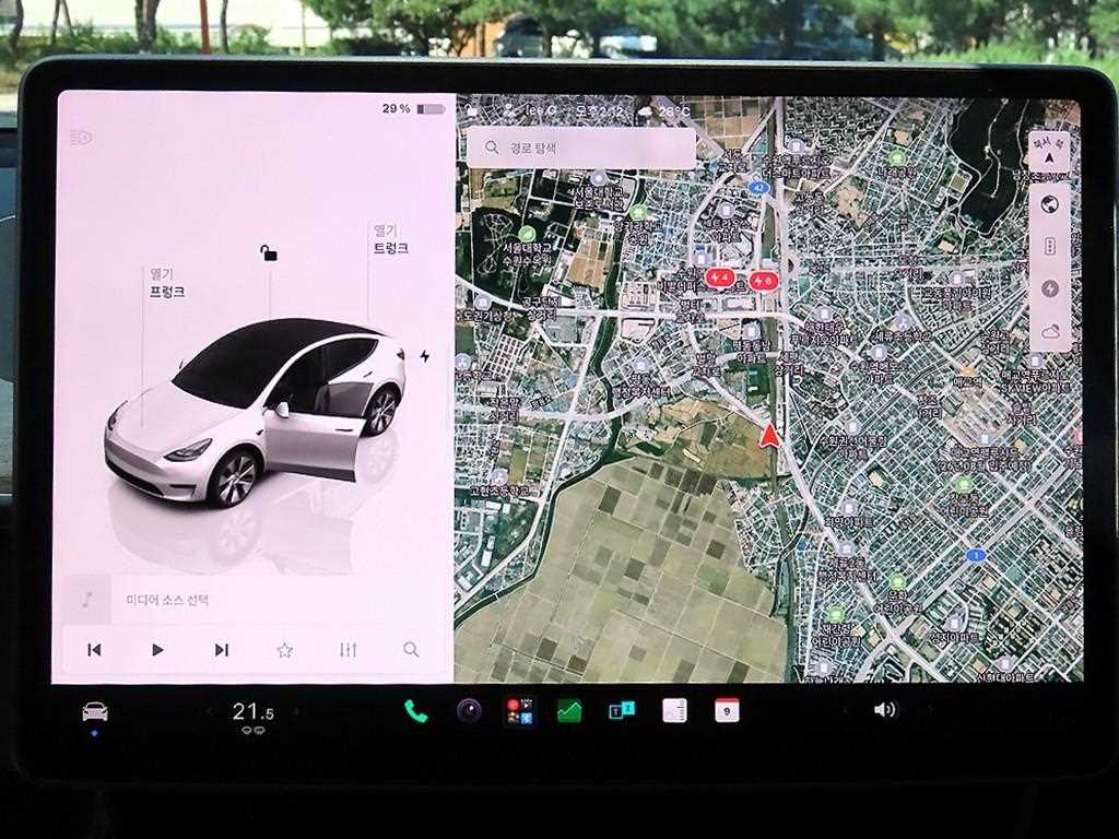 Tesla Model Y — photo 11