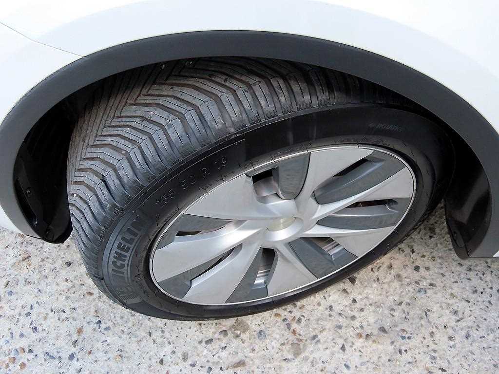 Tesla Model Y — photo 20