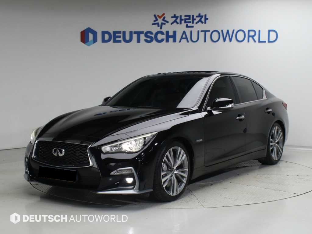 Infiniti Q50 — photo 01