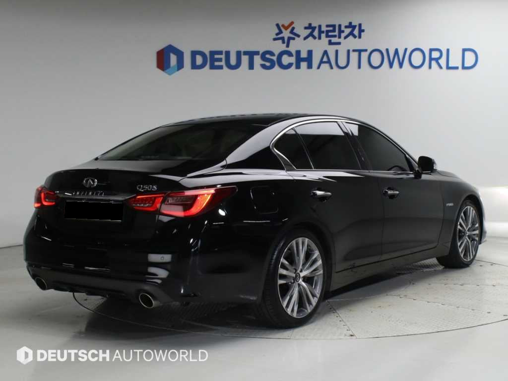 Infiniti Q50 — photo 02
