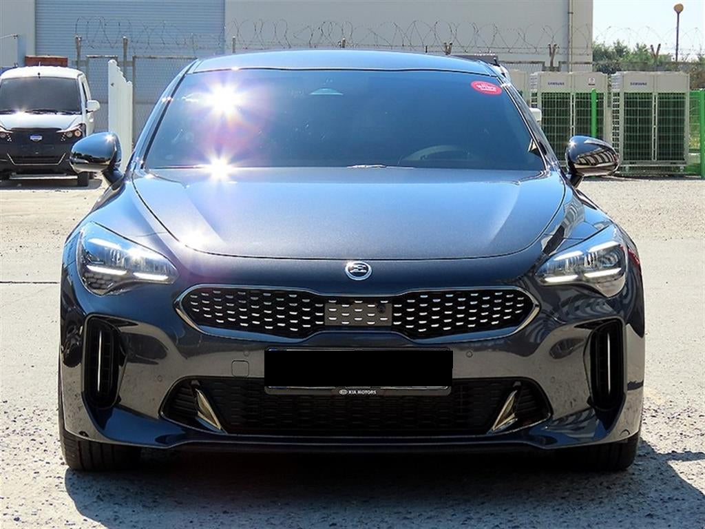 Kia Stinger — photo 01