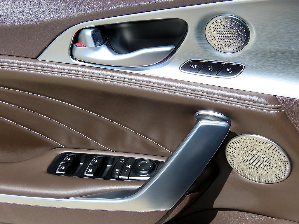 Kia Stinger — photo 12