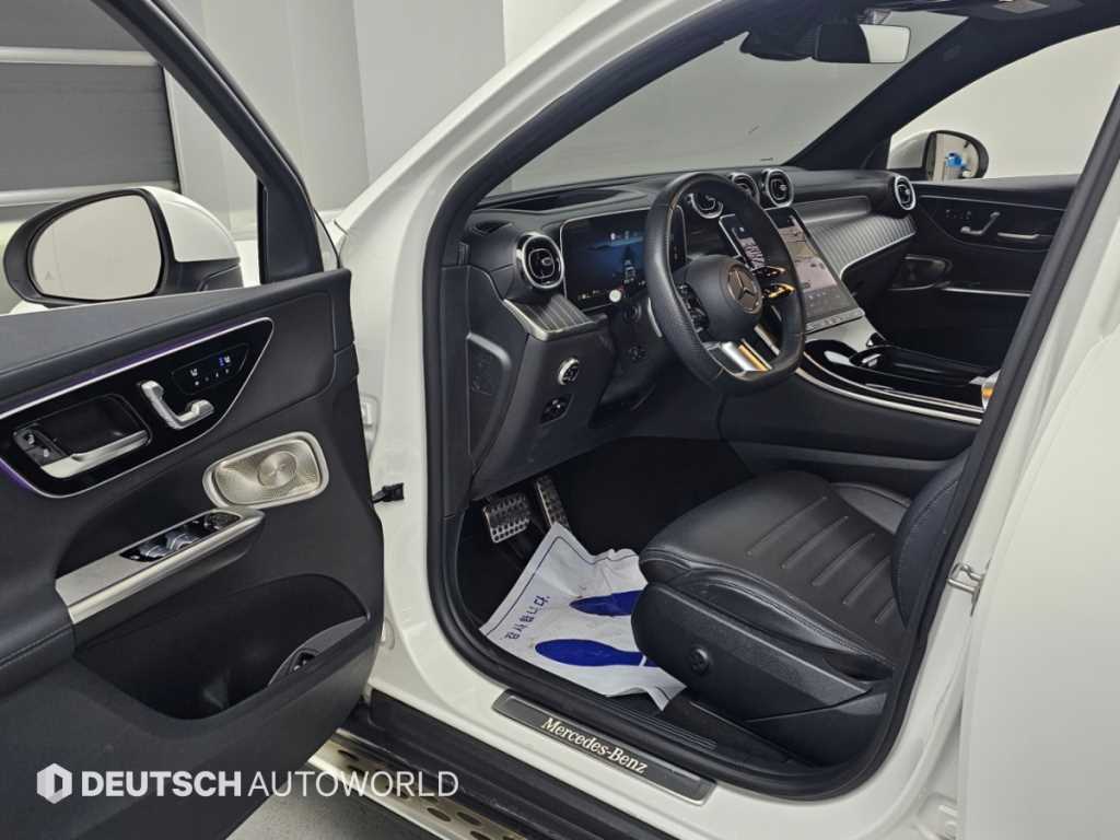 Mercedes-Benz GLC-Class — photo 11